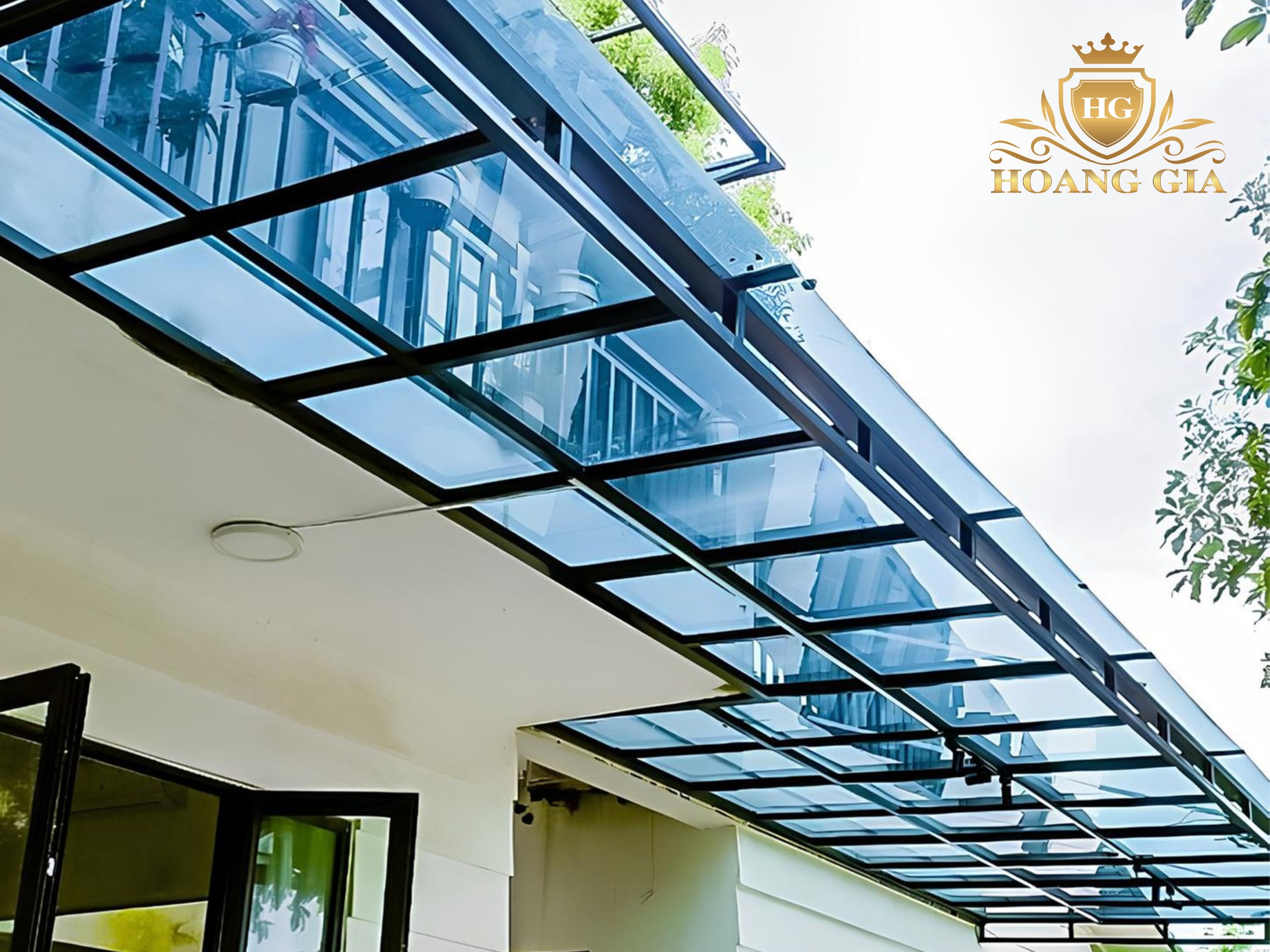 Nên dùng độ dày tấm Polycarbonate nào cho mái hiên?