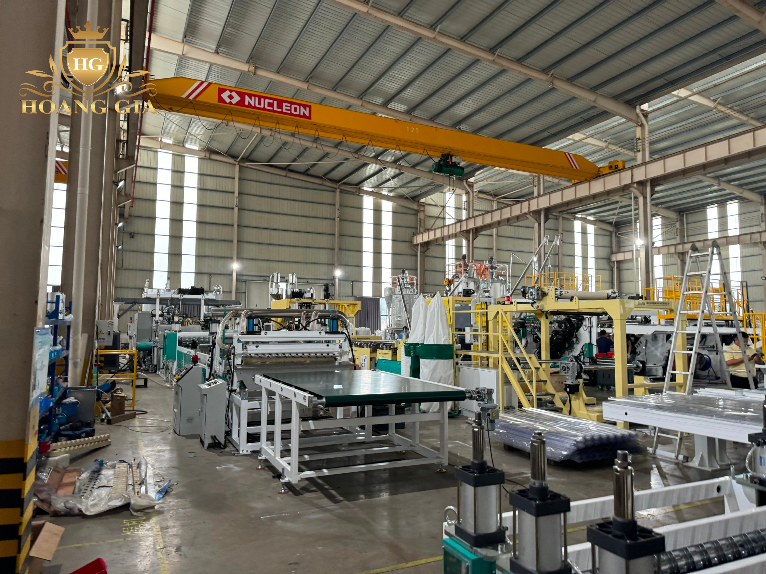 Nh&agrave; m&aacute;y sản xuất nhựa lấy s&aacute;ng Vinahome