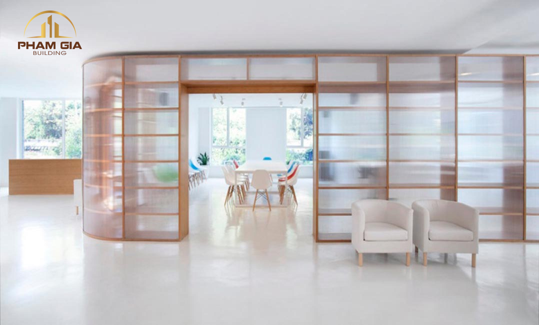 Văn phòng mới: Tại sao nên chọn vách ngăn Polycarbonate?