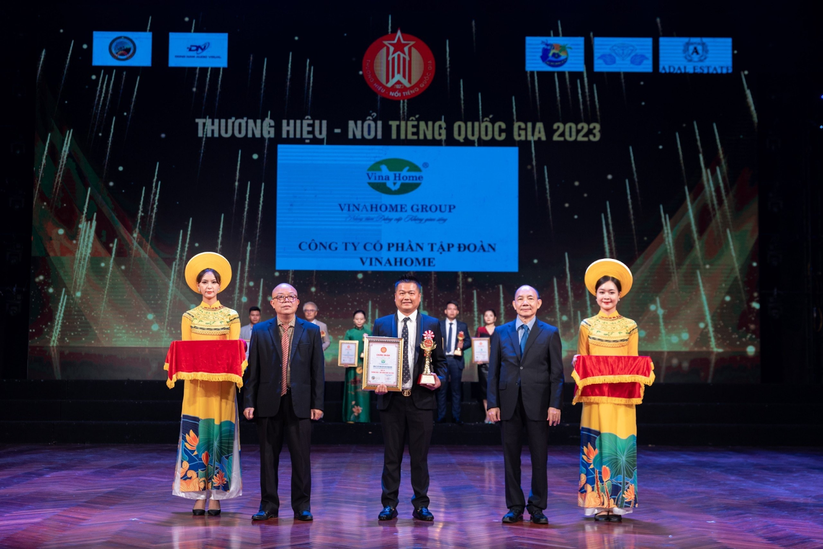 “NHỰA VINAHOME” nhãn hiệu thương hiệu đạt doanh thu ~ 200 ty mỗi năm